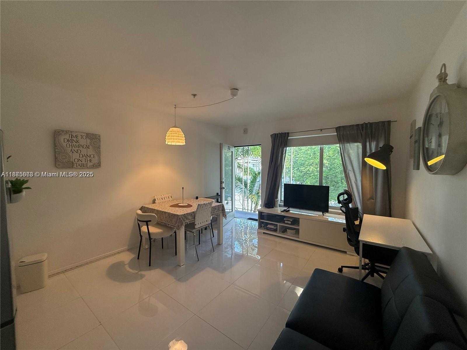 Small Image of 801 15TH ST #202, Miami Beach Number 17