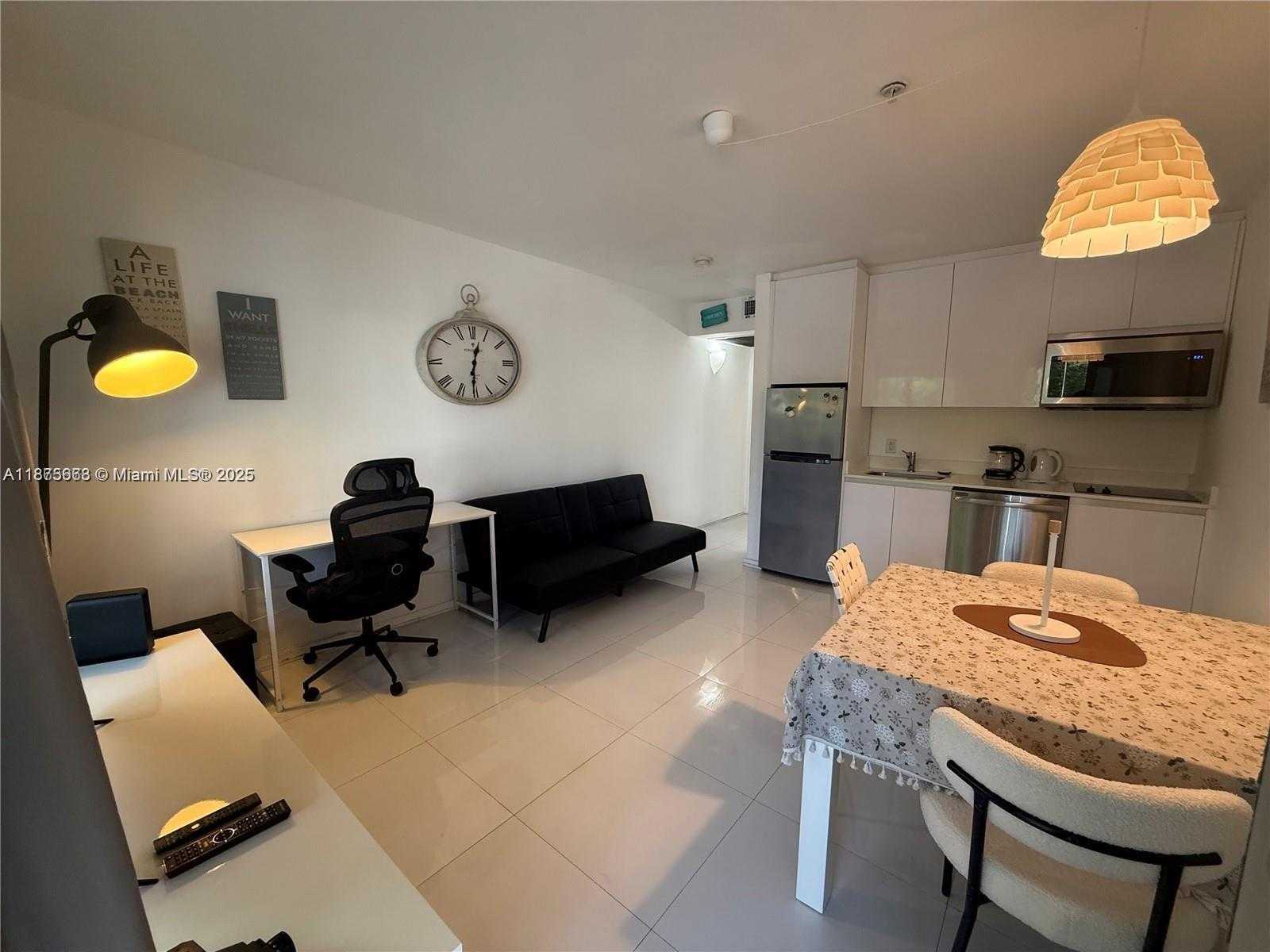 Small Image of 801 15TH ST #202, Miami Beach Number 3