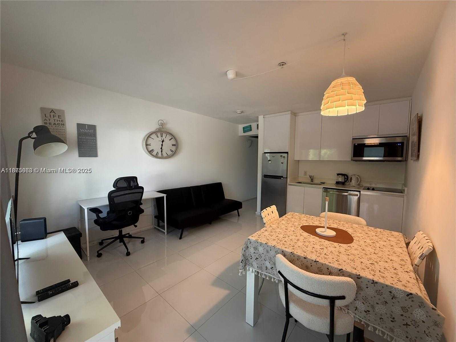 Small Image of 801 15TH ST #202, Miami Beach Number 4