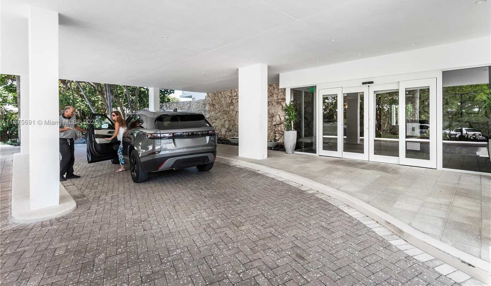 Small Image of 200 OCEAN LANE DR #703, Key Biscayne Number 31