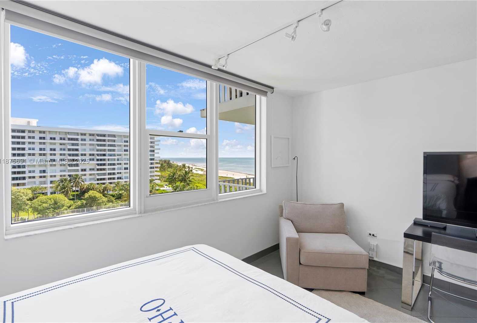 Small Image of 200 OCEAN LANE DR #703, Key Biscayne Number 8