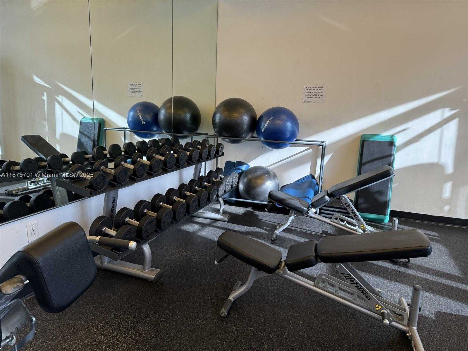 Small Image of 2080 SOUTH OCEAN DR #1711, Hallandale Beach Number 54