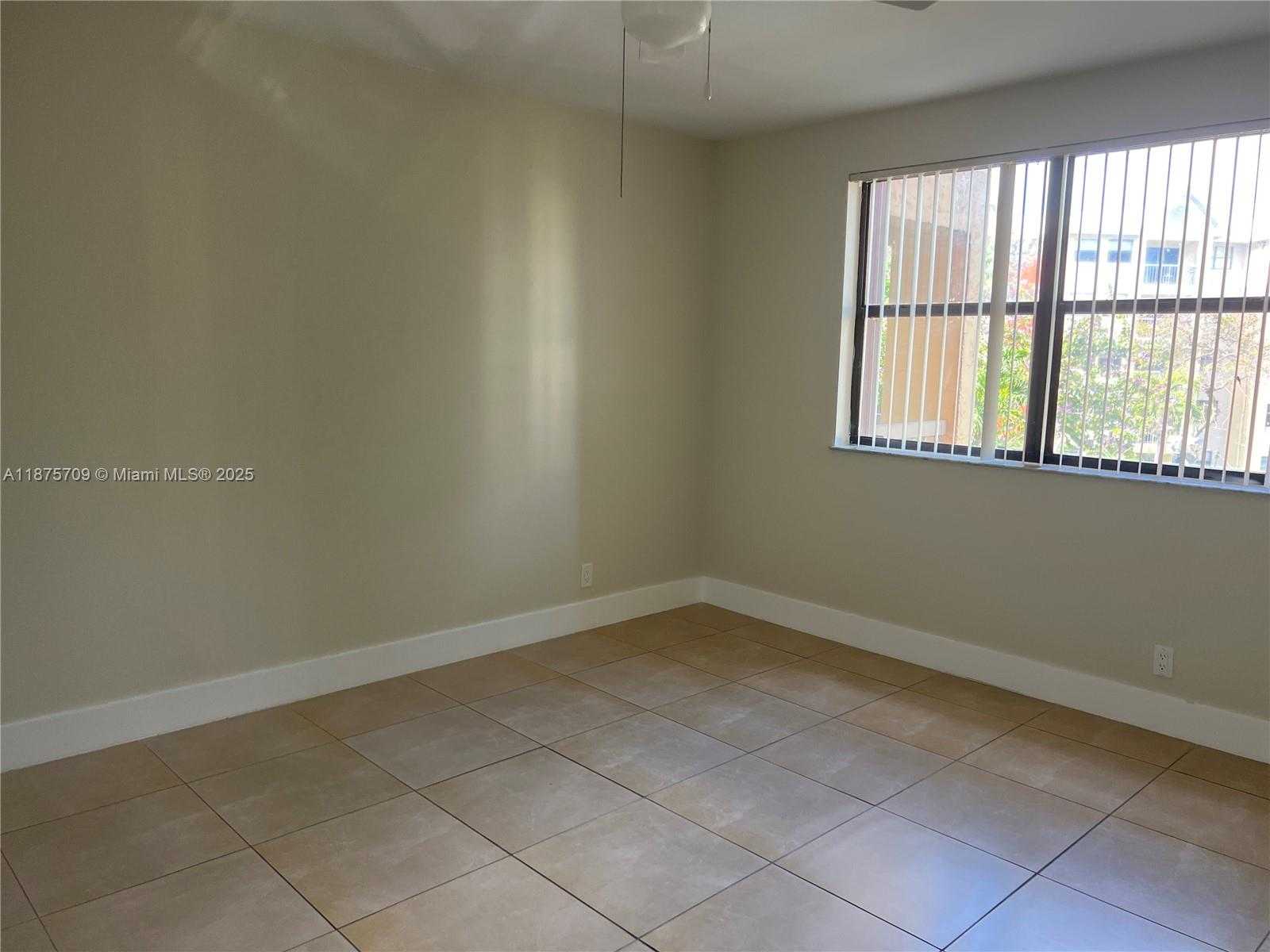 Small Image of 8180 GENEVA CT #326, Doral Number 10