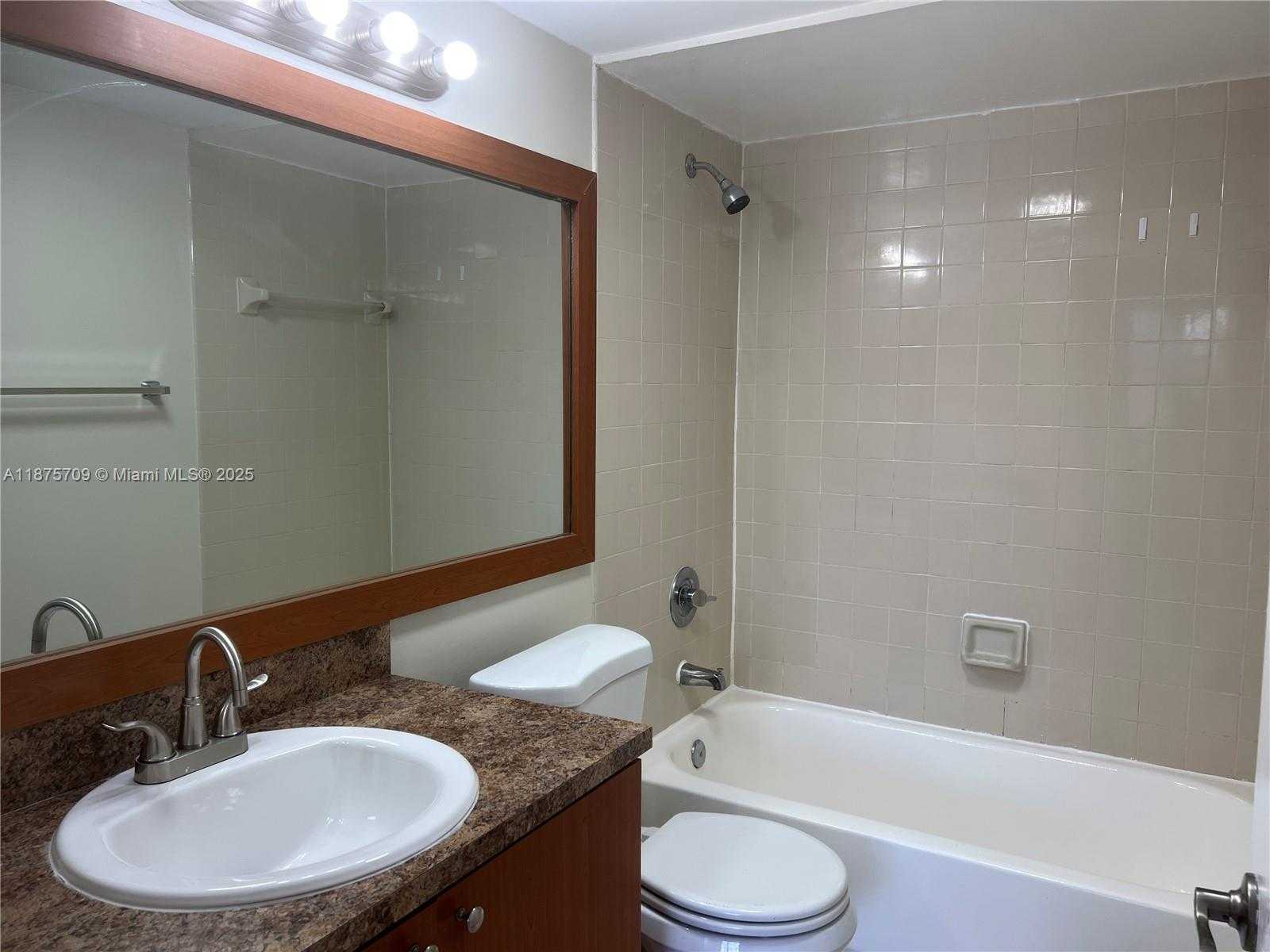 Small Image of 8180 GENEVA CT #326, Doral Number 11