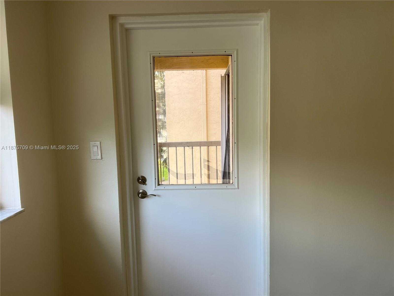 Small Image of 8180 GENEVA CT #326, Doral Number 13