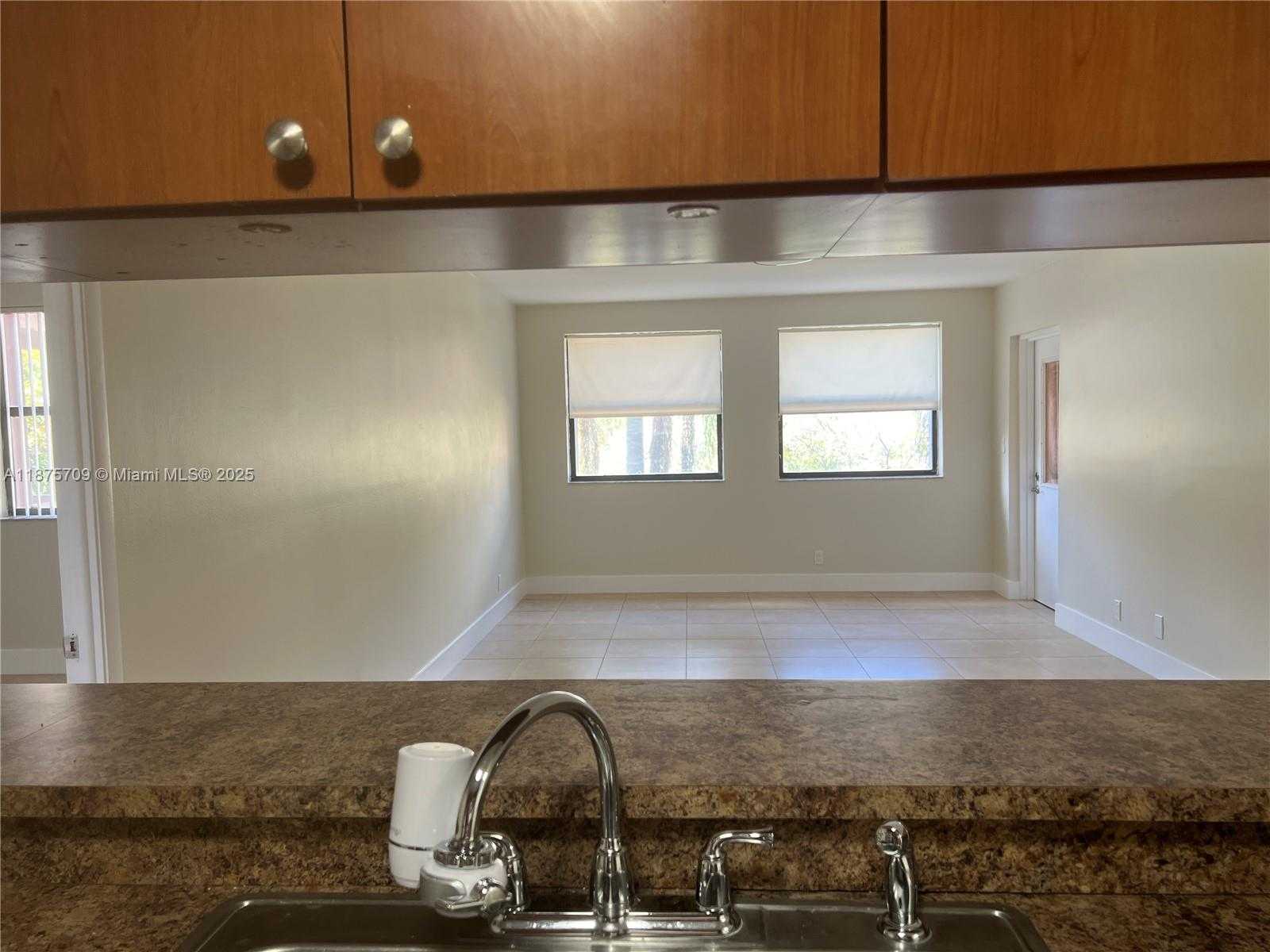 Small Image of 8180 GENEVA CT #326, Doral Number 2
