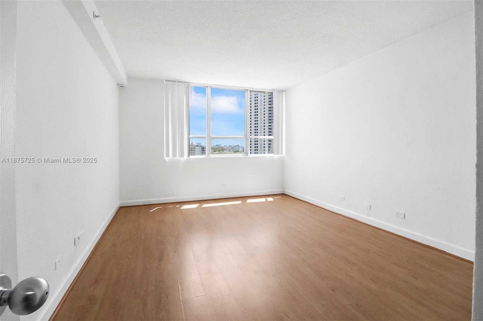 Small Image of 1500 BAY RD #1182S, Miami Beach Number 5