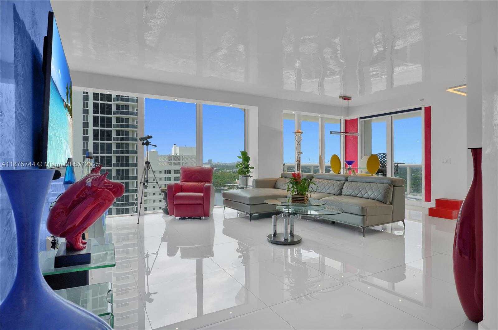 Small Image of 4779 COLLINS AVE #1805, Miami Beach Number 10
