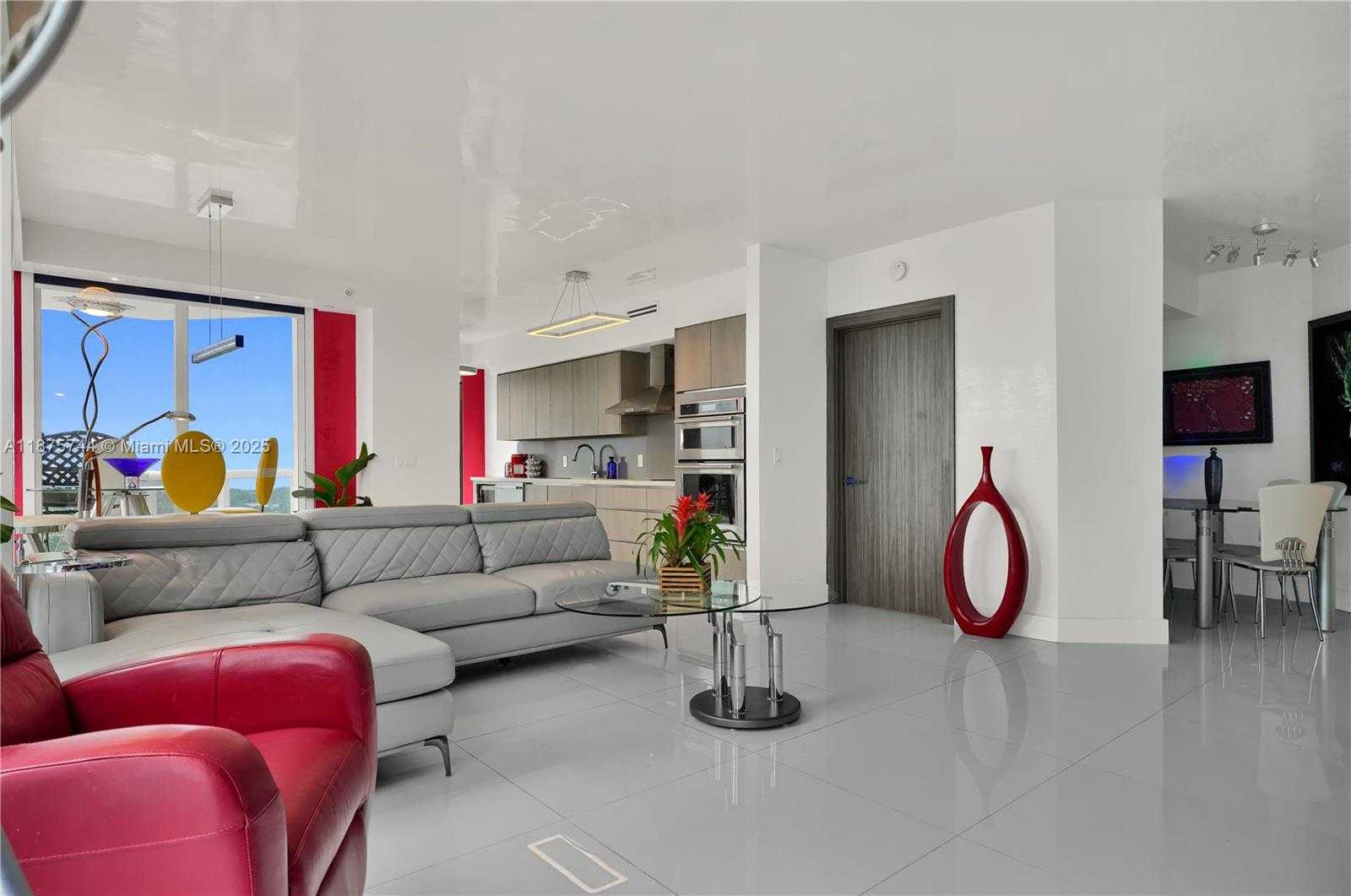 Small Image of 4779 COLLINS AVE #1805, Miami Beach Number 2