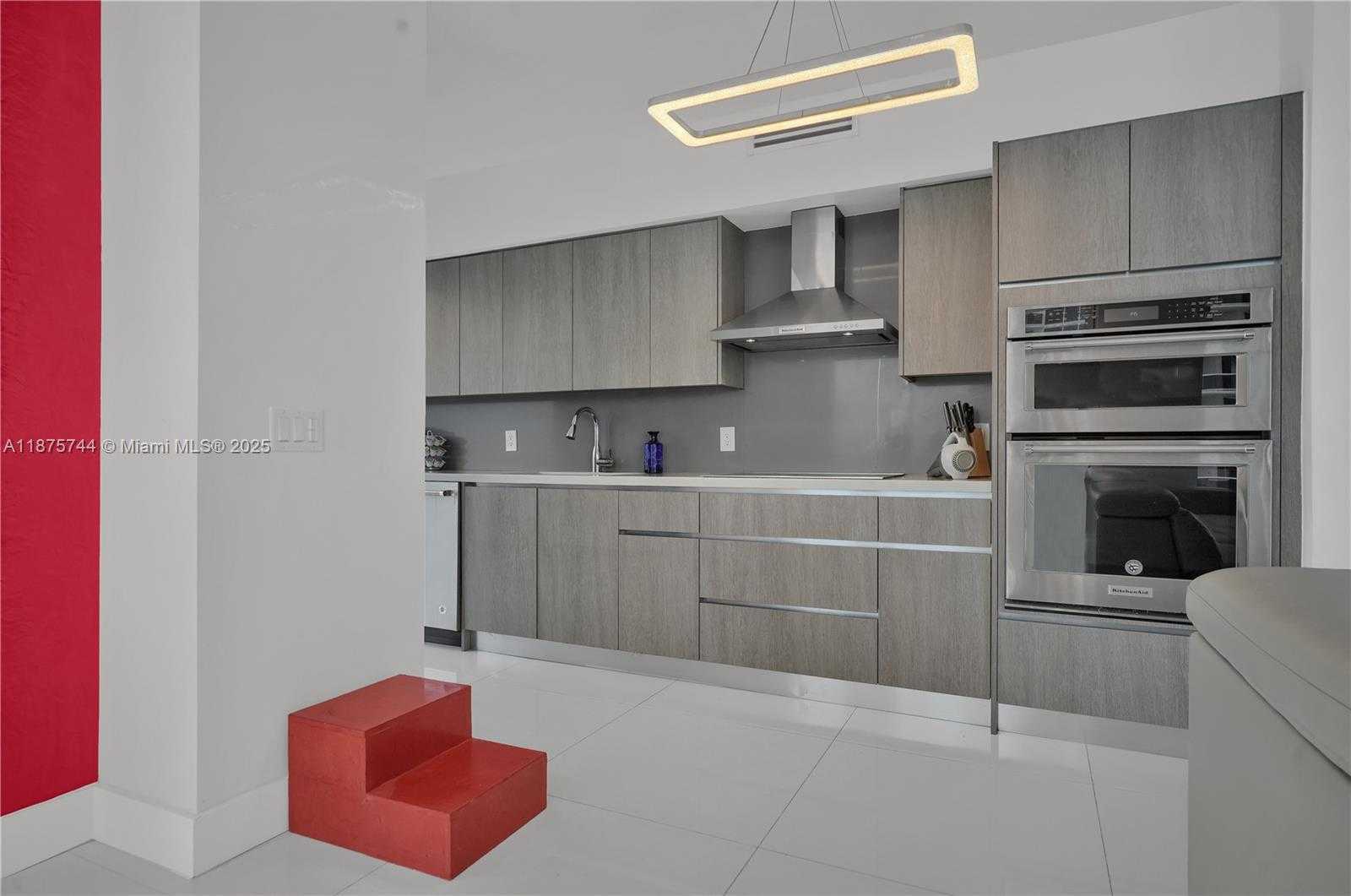Small Image of 4779 COLLINS AVE #1805, Miami Beach Number 24