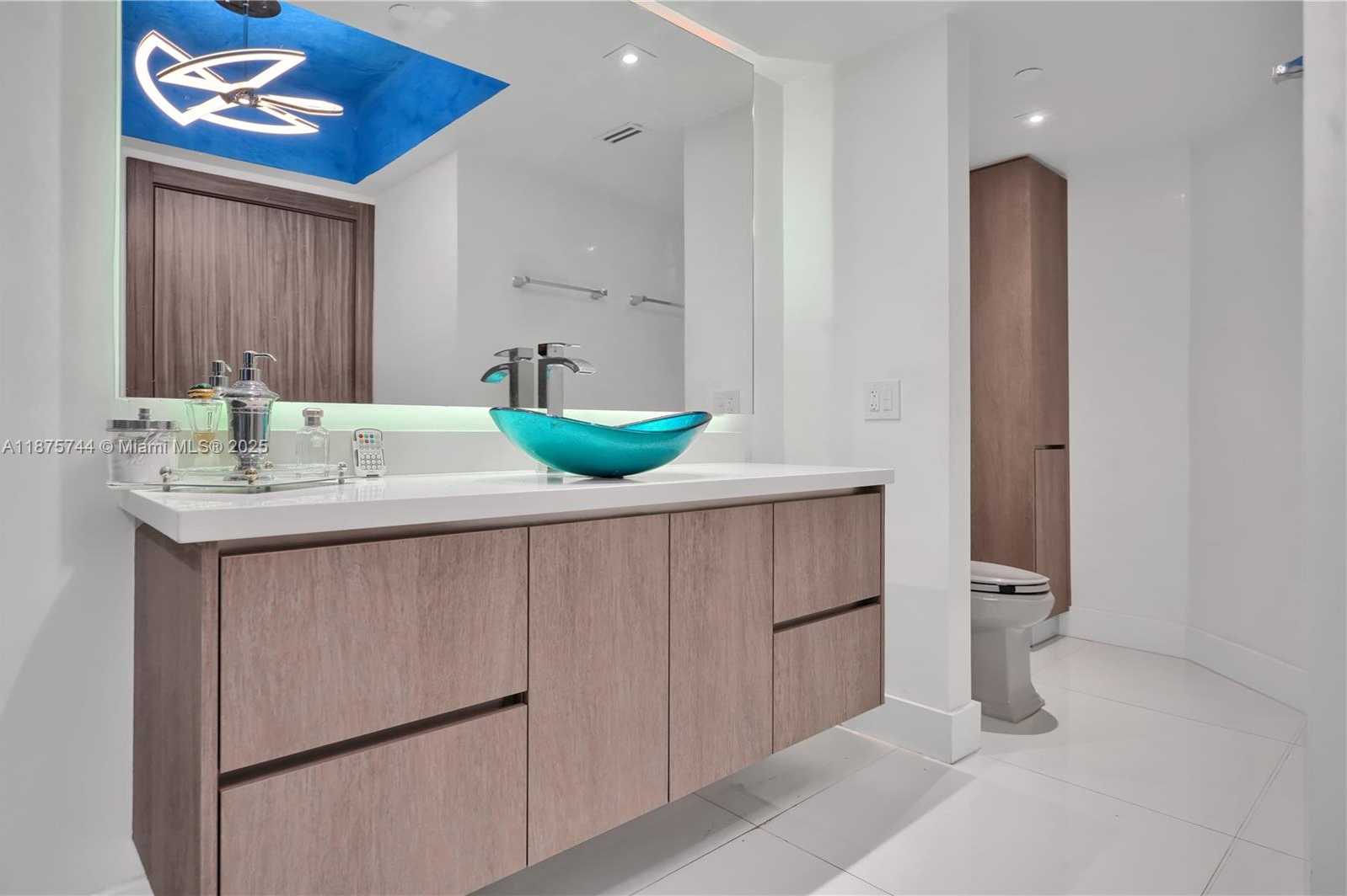Small Image of 4779 COLLINS AVE #1805, Miami Beach Number 30