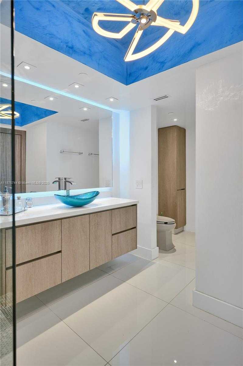 Small Image of 4779 COLLINS AVE #1805, Miami Beach Number 32