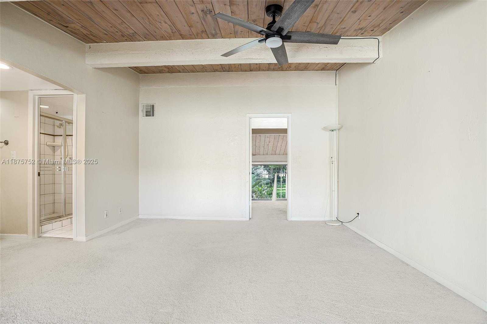 Small Image of 8811 GATEHOUSE RD #8, Plantation Number 16