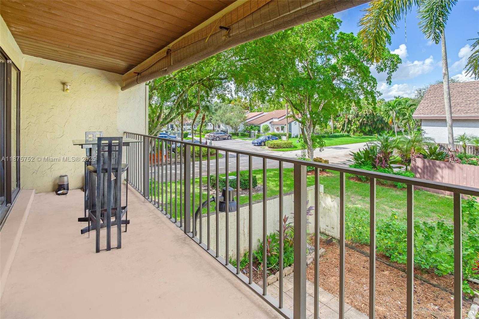 Small Image of 8811 GATEHOUSE RD #8, Plantation Number 20