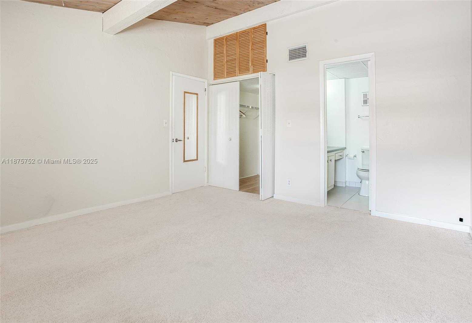 Small Image of 8811 GATEHOUSE RD #8, Plantation Number 23