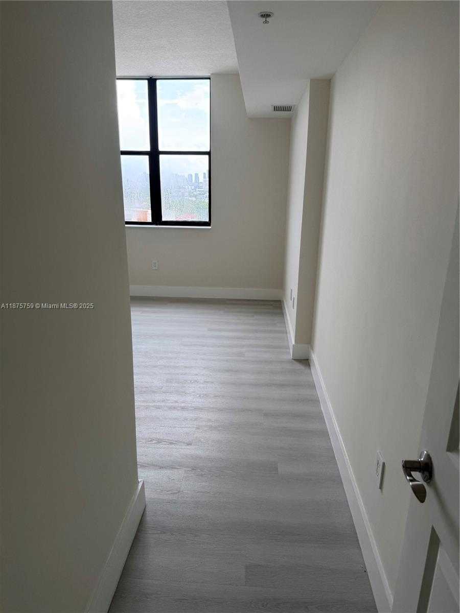 Small Image of 888 SOUTH DOUGLAS RD #1502, Coral Gables Number 11