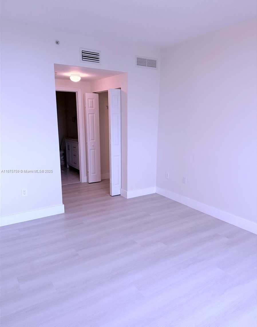 Small Image of 888 SOUTH DOUGLAS RD #1502, Coral Gables Number 23