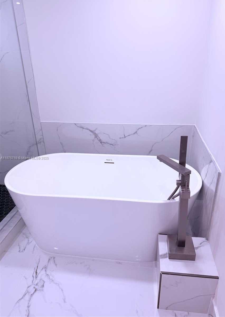 Small Image of 888 SOUTH DOUGLAS RD #1502, Coral Gables Number 26