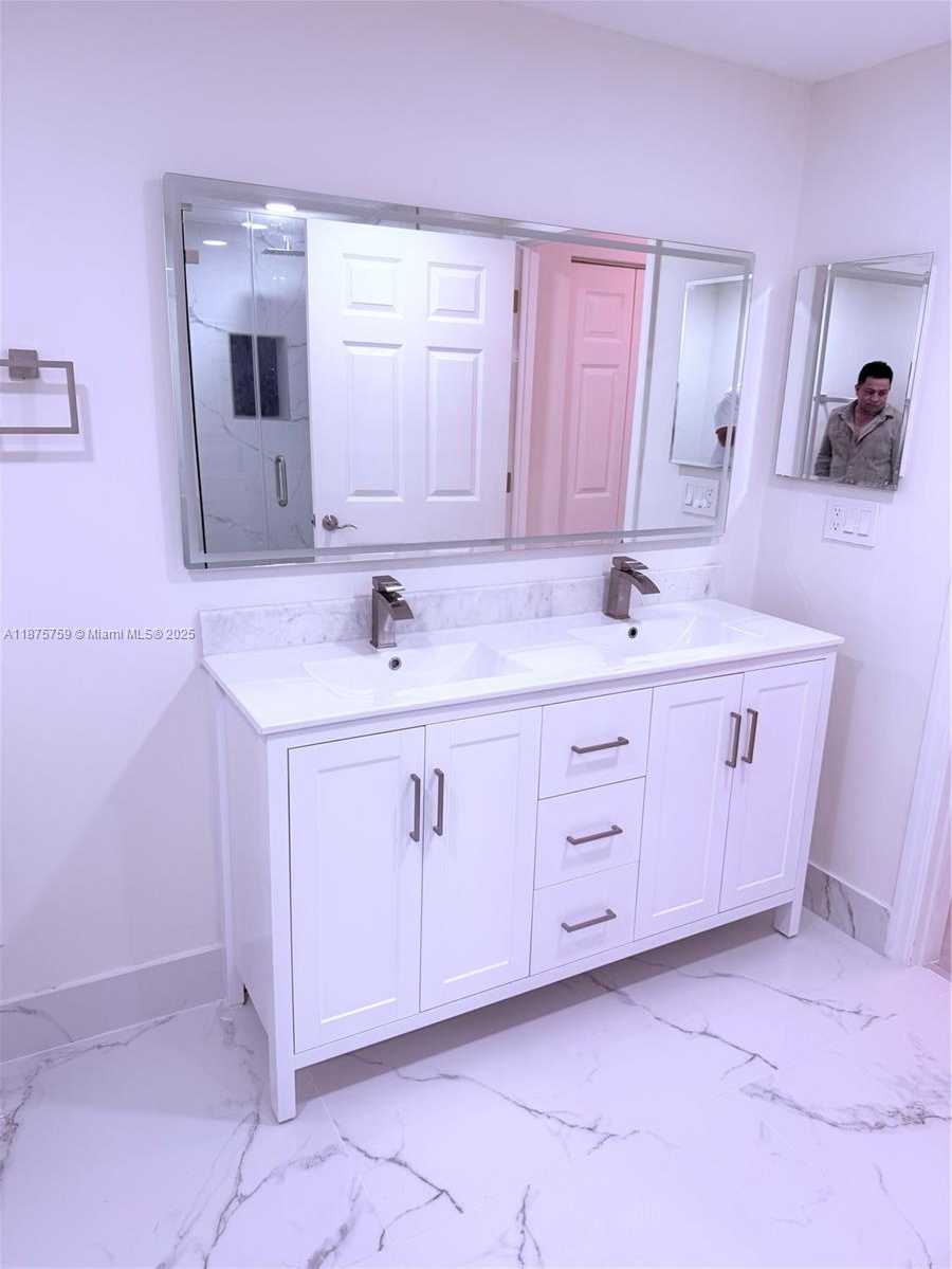 Small Image of 888 SOUTH DOUGLAS RD #1502, Coral Gables Number 28