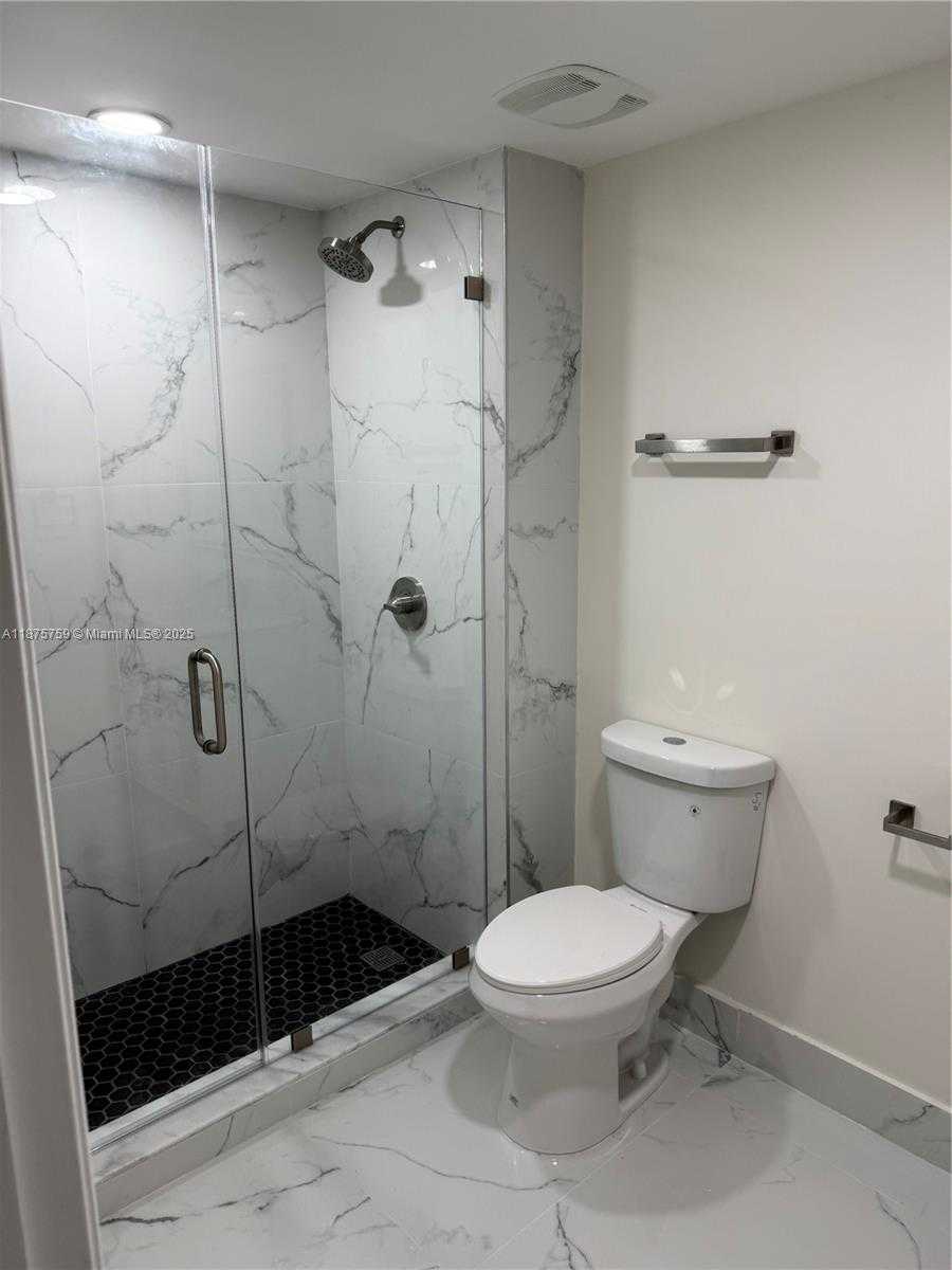Small Image of 888 SOUTH DOUGLAS RD #1502, Coral Gables Number 8