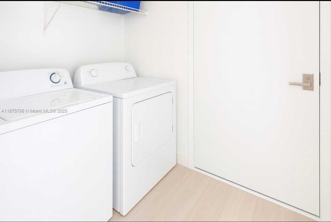 Small Image of 650 WEST AVE #2801, Miami Beach Number 18