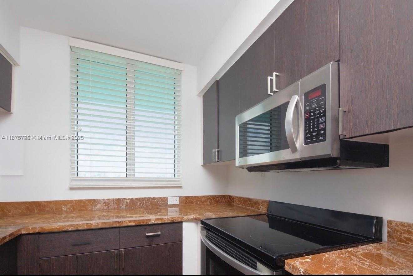 Small Image of 650 WEST AVE #2801, Miami Beach Number 8
