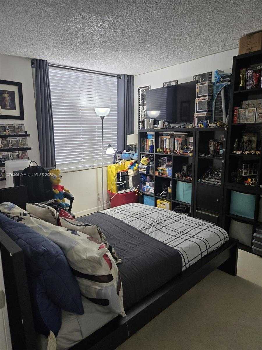 Small Image of 9410 LIVE OAK PL #103, Davie Number 21