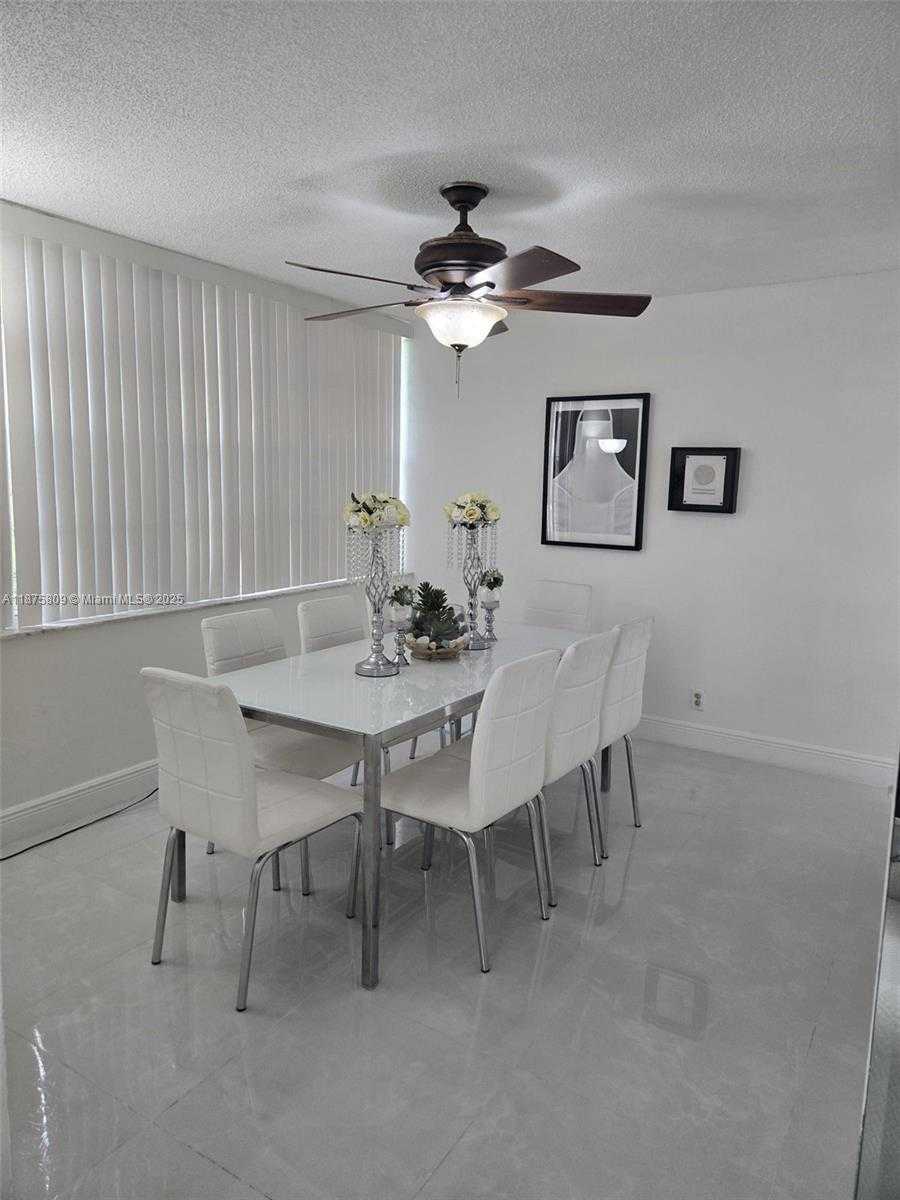 Small Image of 9410 LIVE OAK PL #103, Davie Number 7