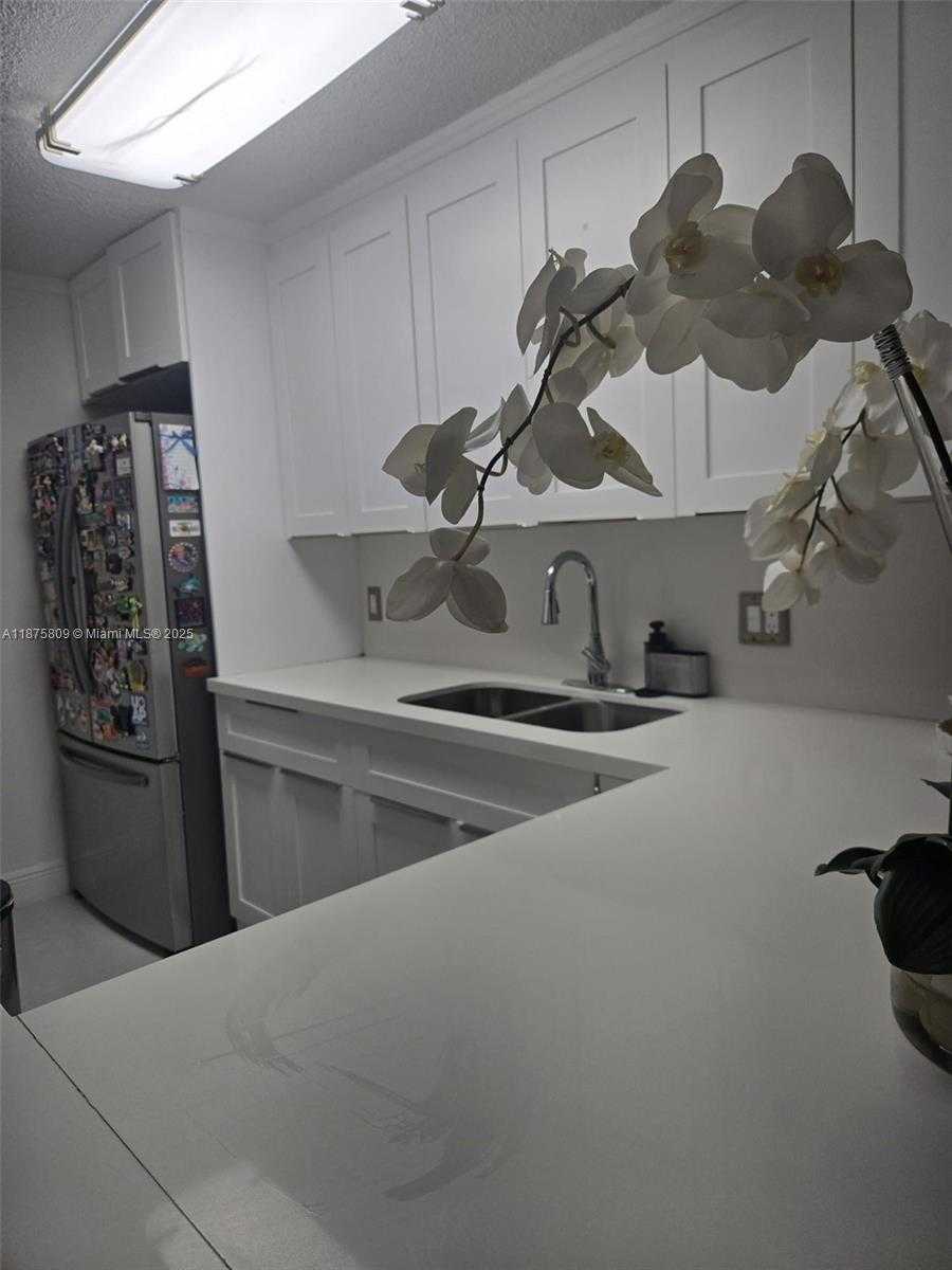 Small Image of 9410 LIVE OAK PL #103, Davie Number 9