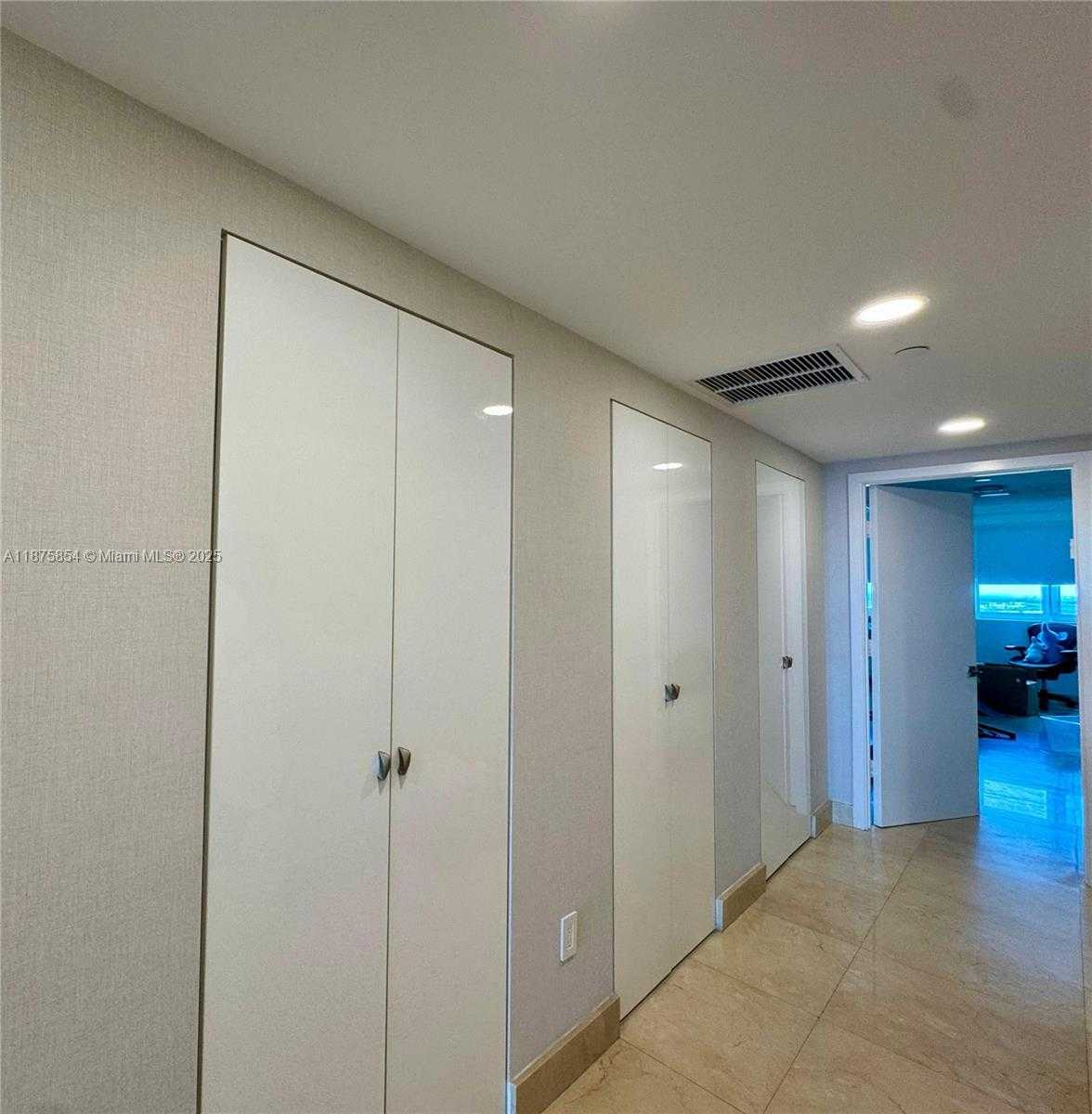 Small Image of 3301 NORTH EAST 183RD ST #2909, Aventura Number 16