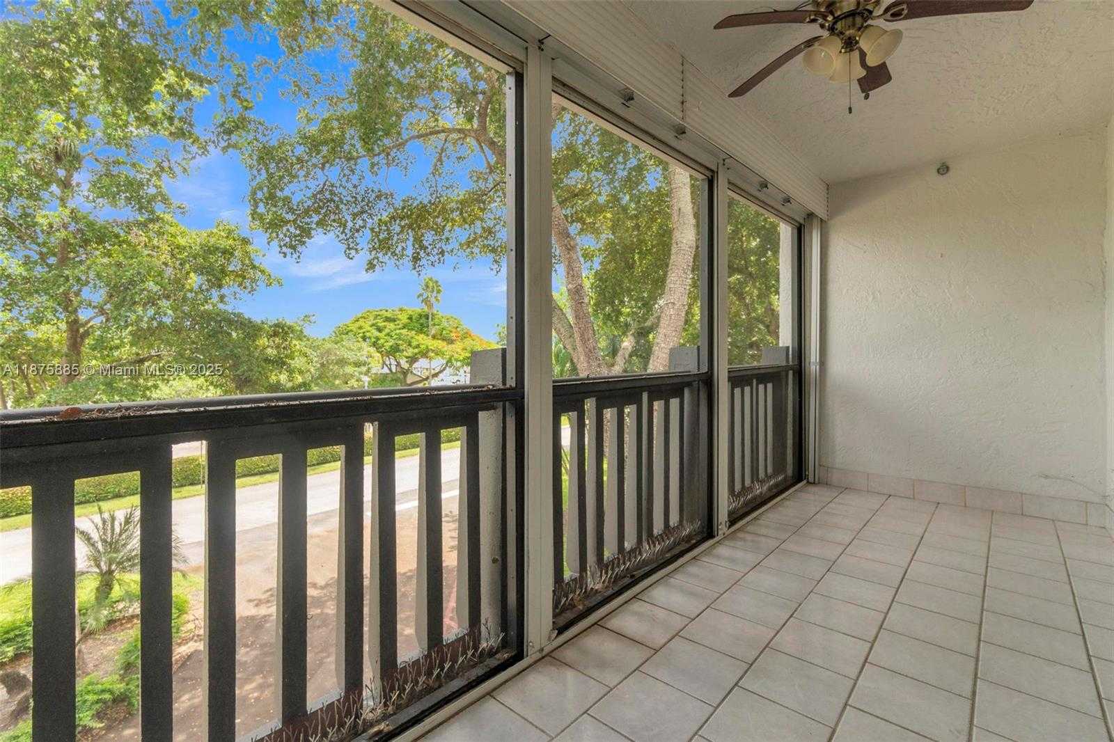 Small Image of 1021 MOCKINGBIRD LN #310, Plantation Number 12