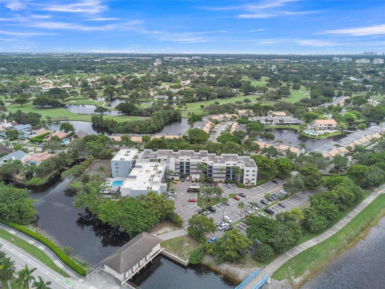 Small Image of 1021 MOCKINGBIRD LN #310, Plantation Number 21