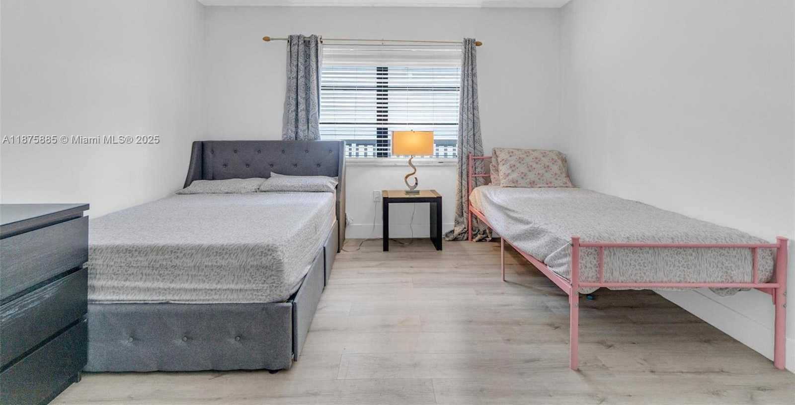 Small Image of 1021 MOCKINGBIRD LN #310, Plantation Number 23