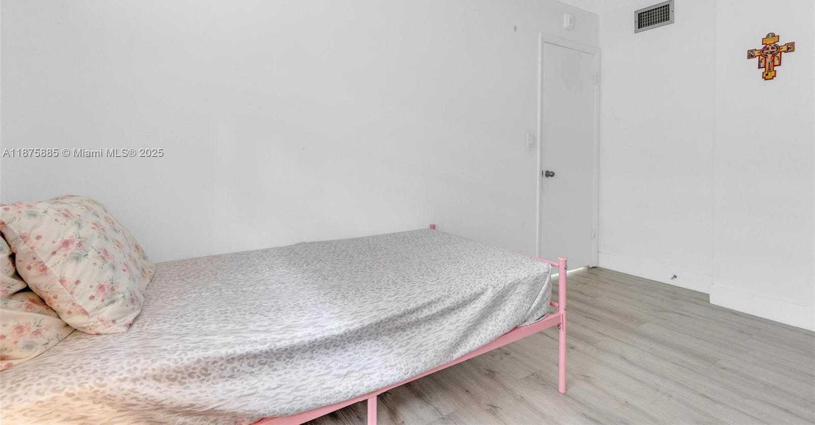 Small Image of 1021 MOCKINGBIRD LN #310, Plantation Number 25