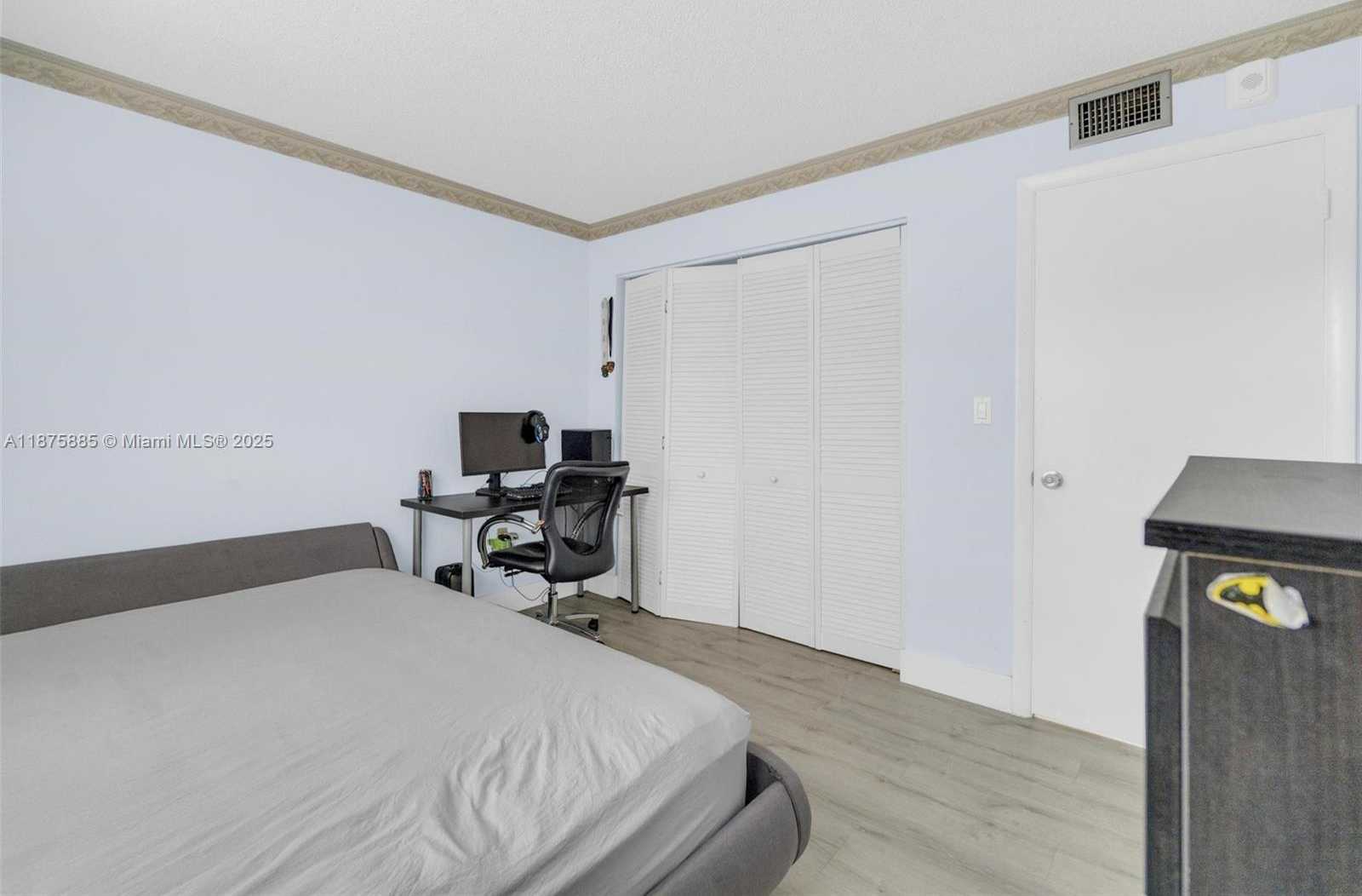 Small Image of 1021 MOCKINGBIRD LN #310, Plantation Number 26