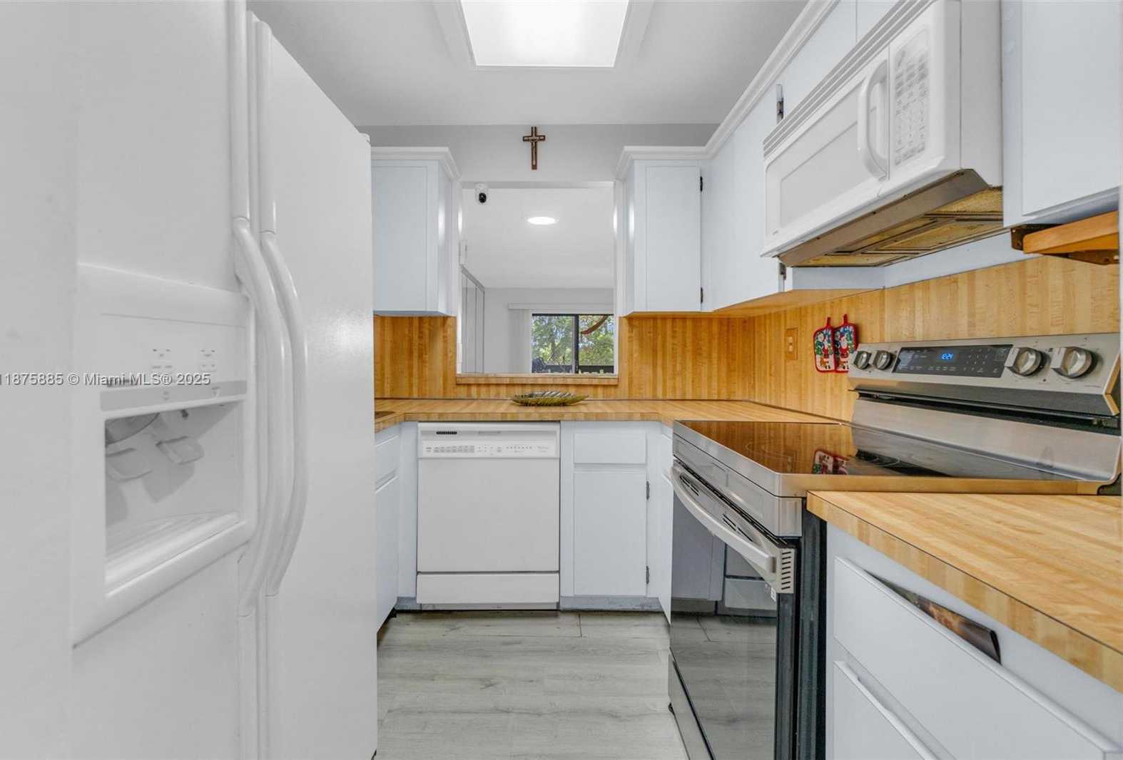 Small Image of 1021 MOCKINGBIRD LN #310, Plantation Number 3