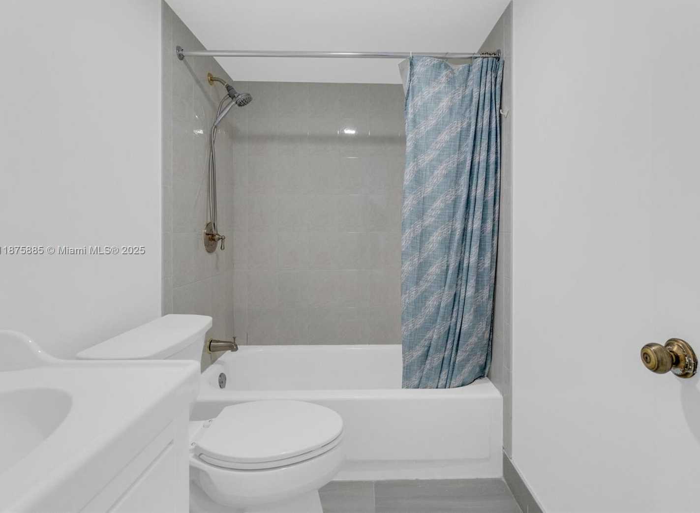 Small Image of 1021 MOCKINGBIRD LN #310, Plantation Number 30