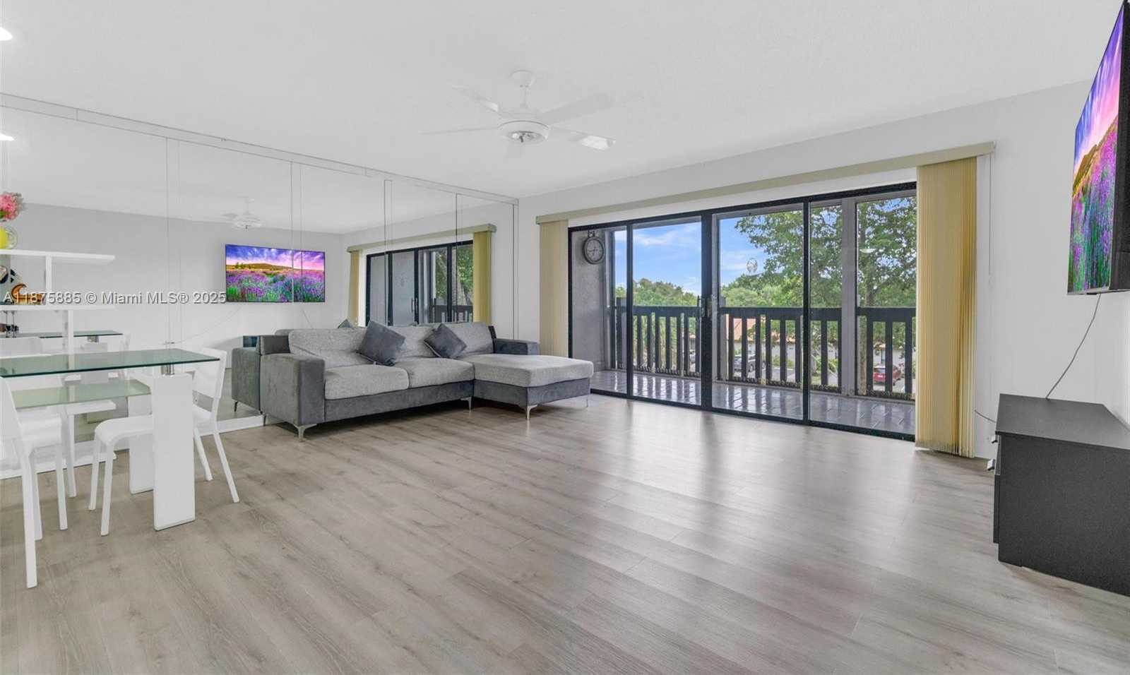 Small Image of 1021 MOCKINGBIRD LN #310, Plantation Number 35