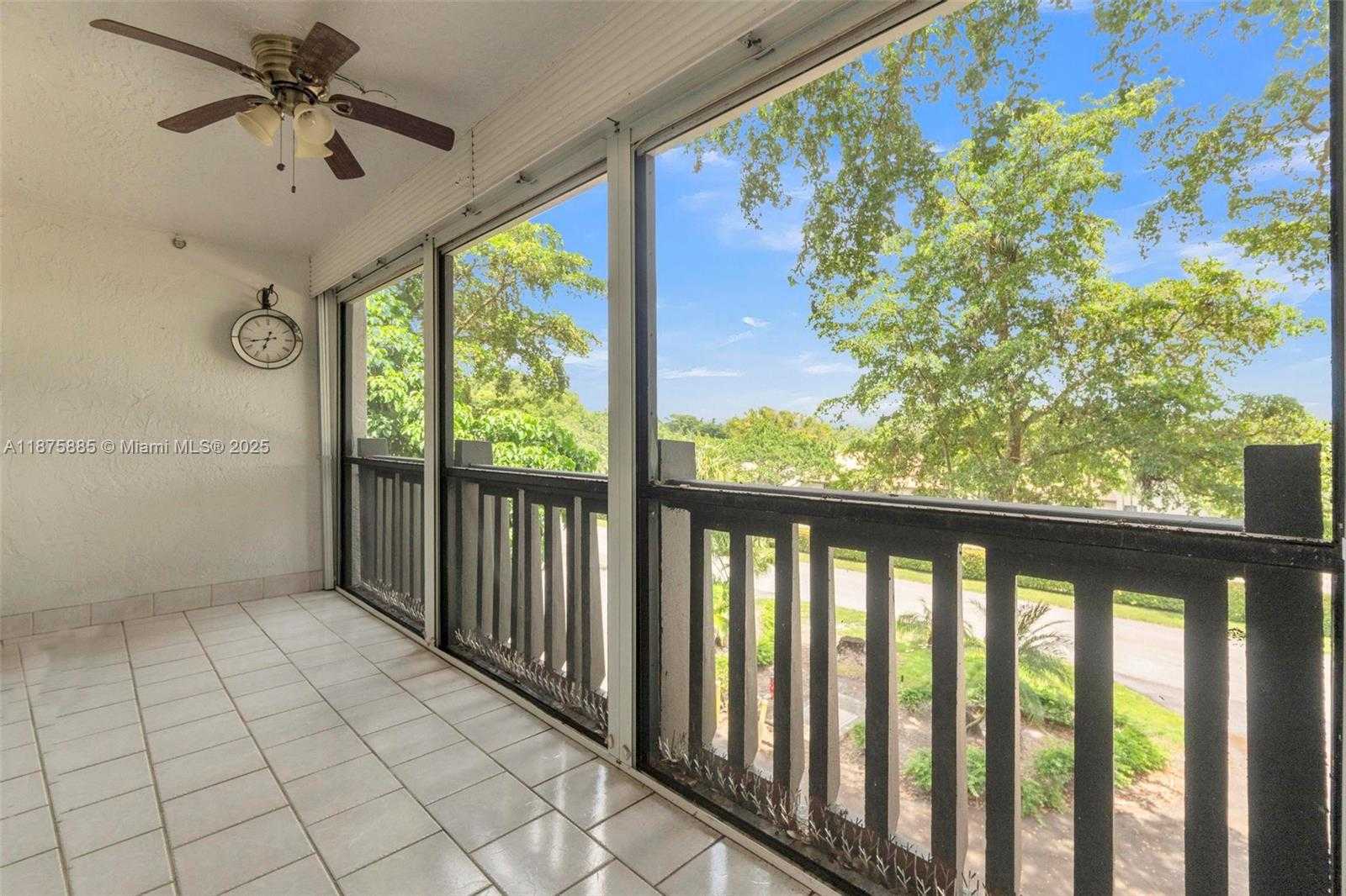 Small Image of 1021 MOCKINGBIRD LN #310, Plantation Number 39