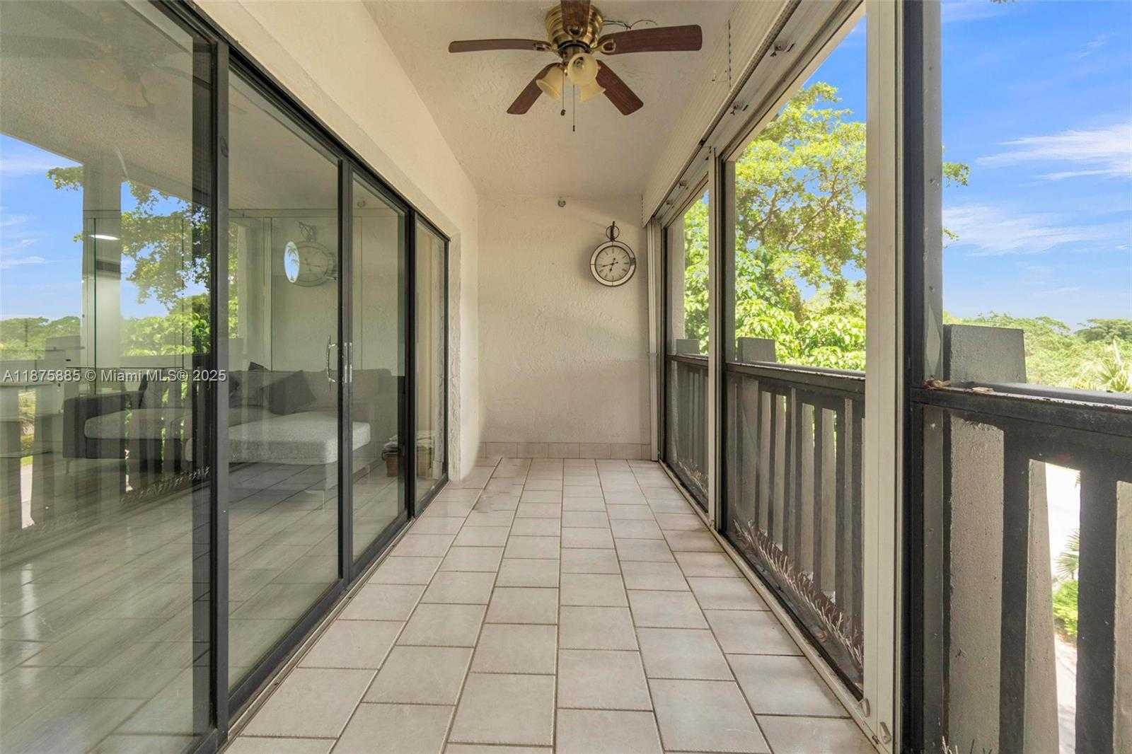 Small Image of 1021 MOCKINGBIRD LN #310, Plantation Number 40