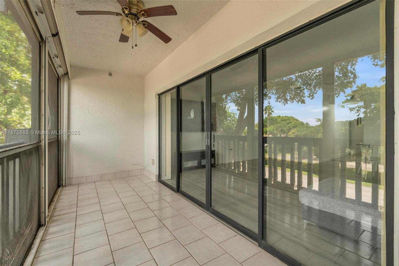 Small Image of 1021 MOCKINGBIRD LN #310, Plantation Number 41