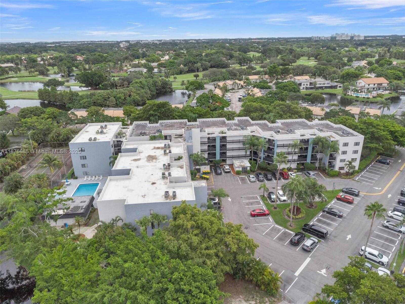 Small Image of 1021 MOCKINGBIRD LN #310, Plantation Number 42