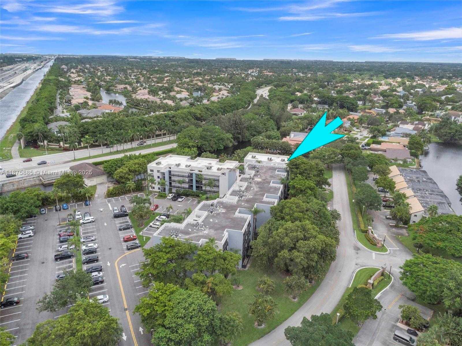 Small Image of 1021 MOCKINGBIRD LN #310, Plantation Number 44