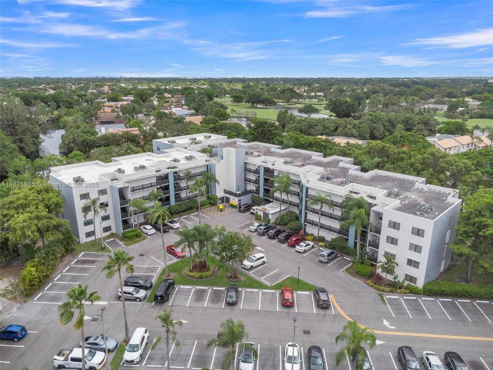 Small Image of 1021 MOCKINGBIRD LN #310, Plantation Number 5