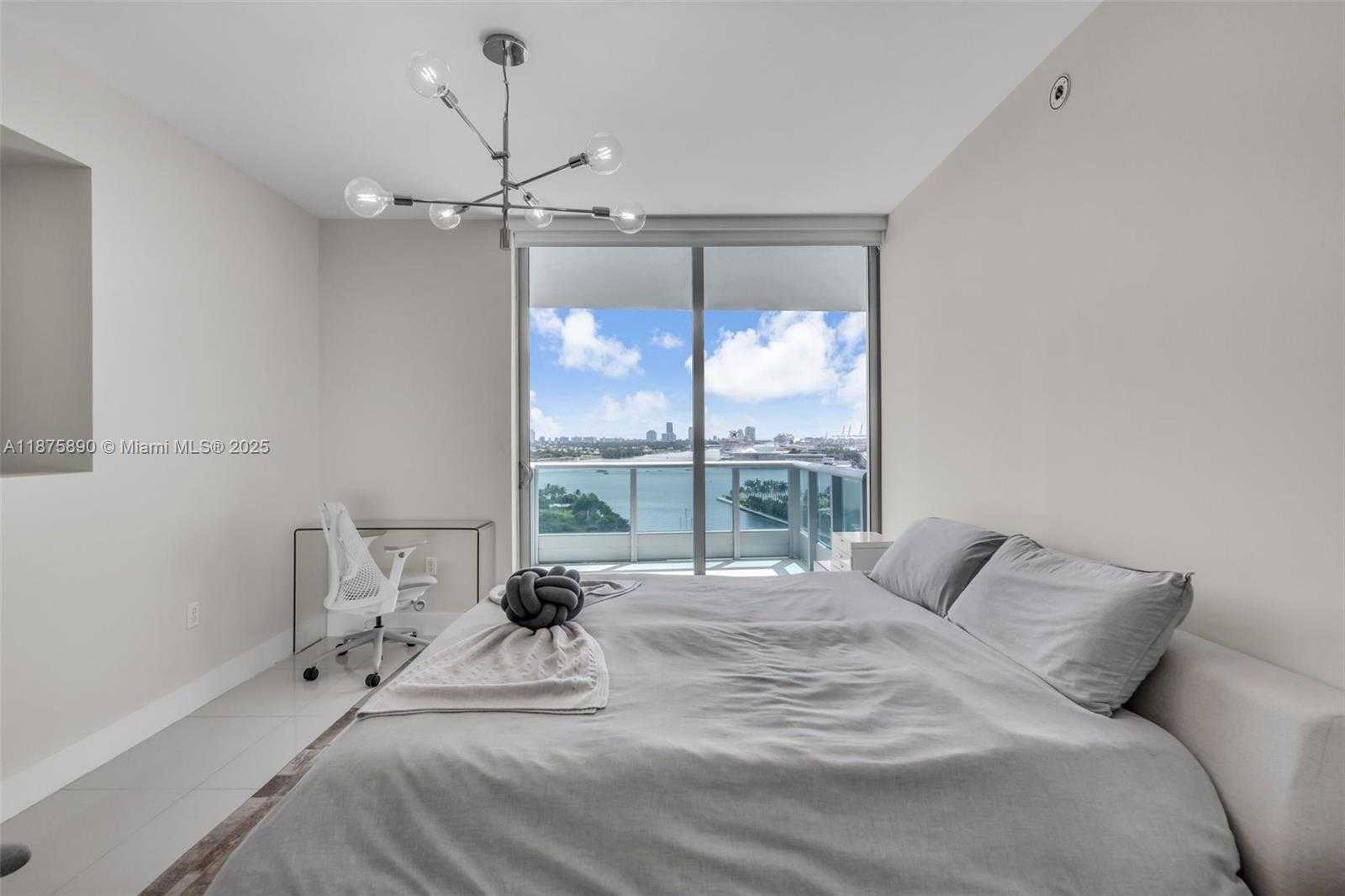 Small Image of 900 BISCAYNE BLVD #1707, Miami Number 16