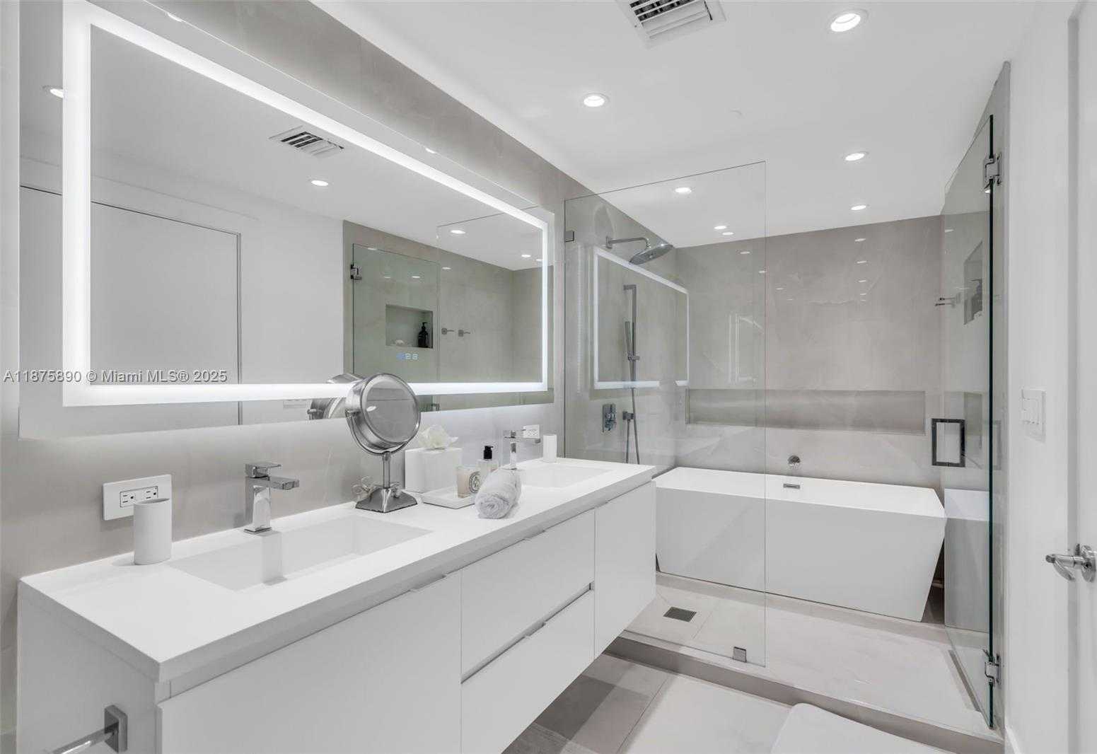 Small Image of 900 BISCAYNE BLVD #1707, Miami Number 17