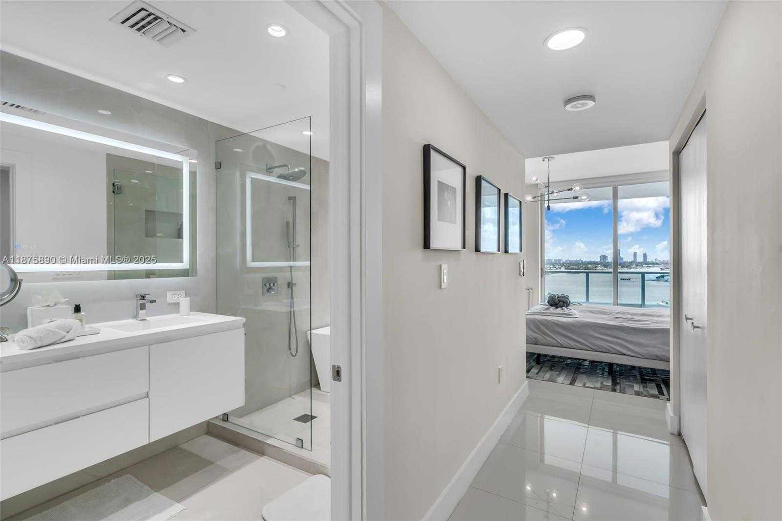 Small Image of 900 BISCAYNE BLVD #1707, Miami Number 19