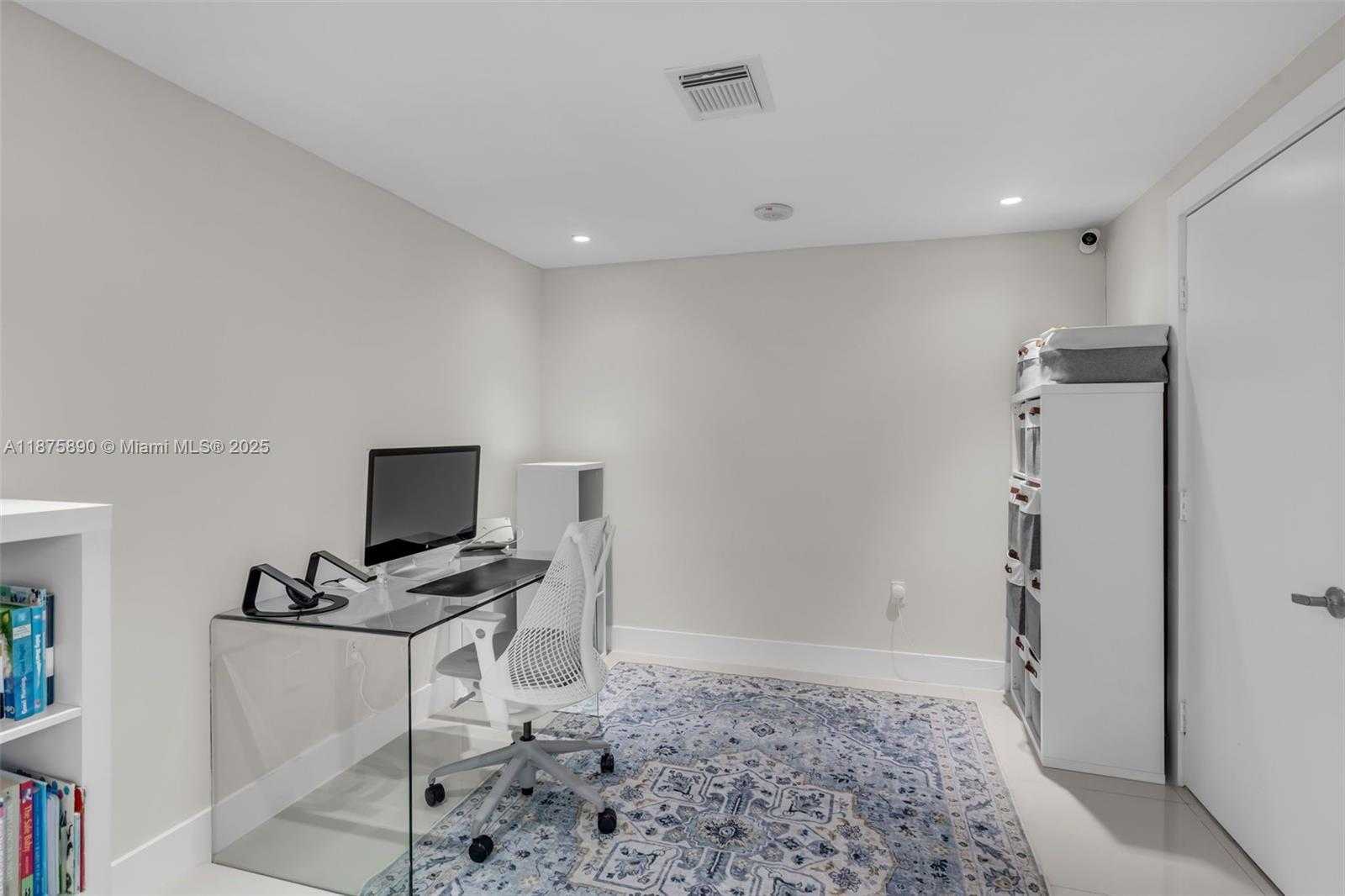 Small Image of 900 BISCAYNE BLVD #1707, Miami Number 6