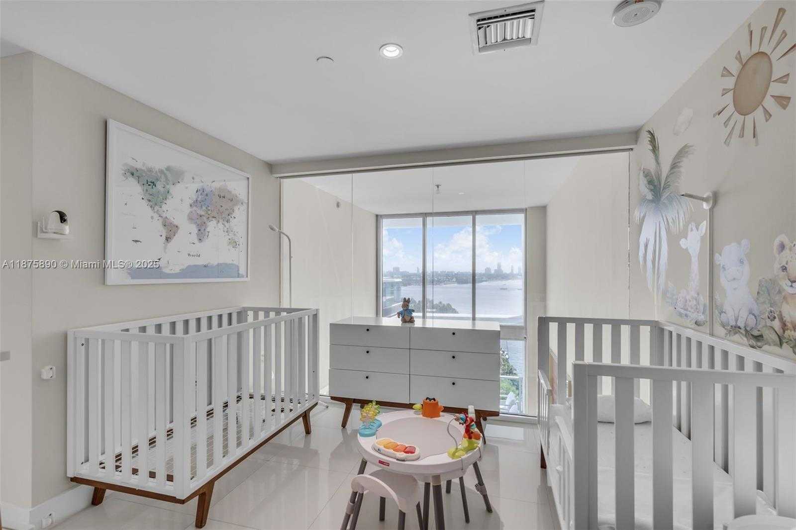 Small Image of 900 BISCAYNE BLVD #1707, Miami Number 7