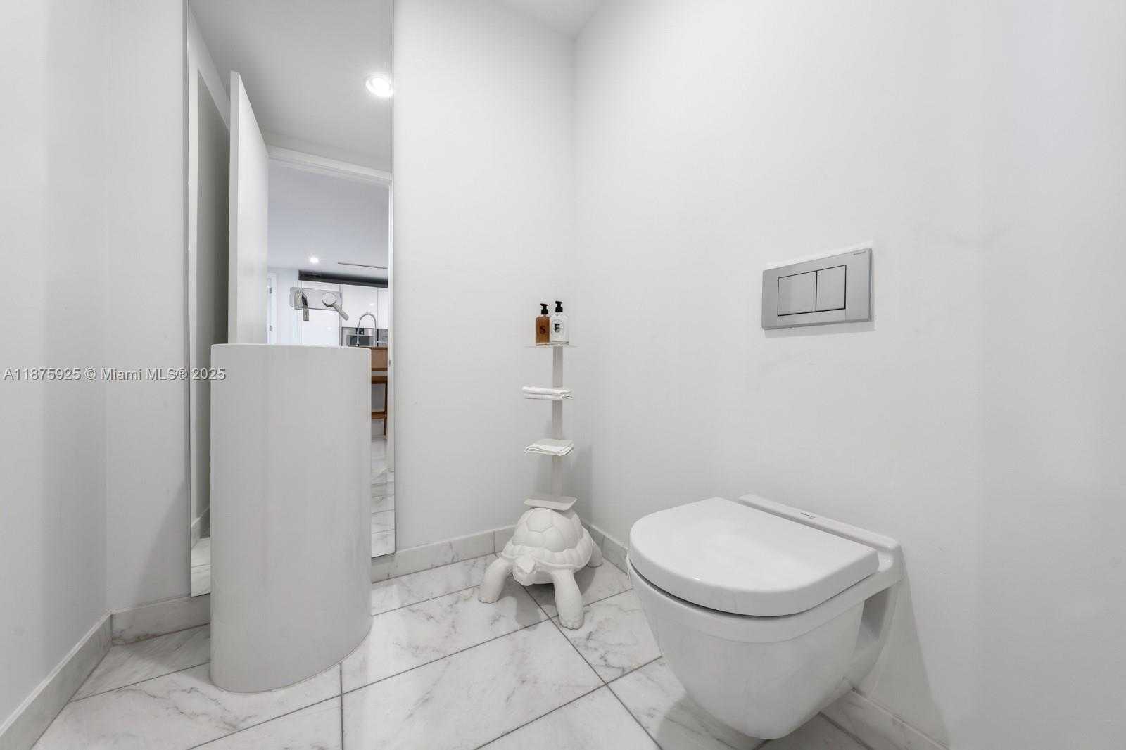 Small Image of 10203 COLLINS AVE #204, Bal Harbour Number 20